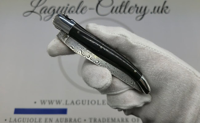 laguiole pocket knife in ebony wood with damascus blade & hand engraved plates